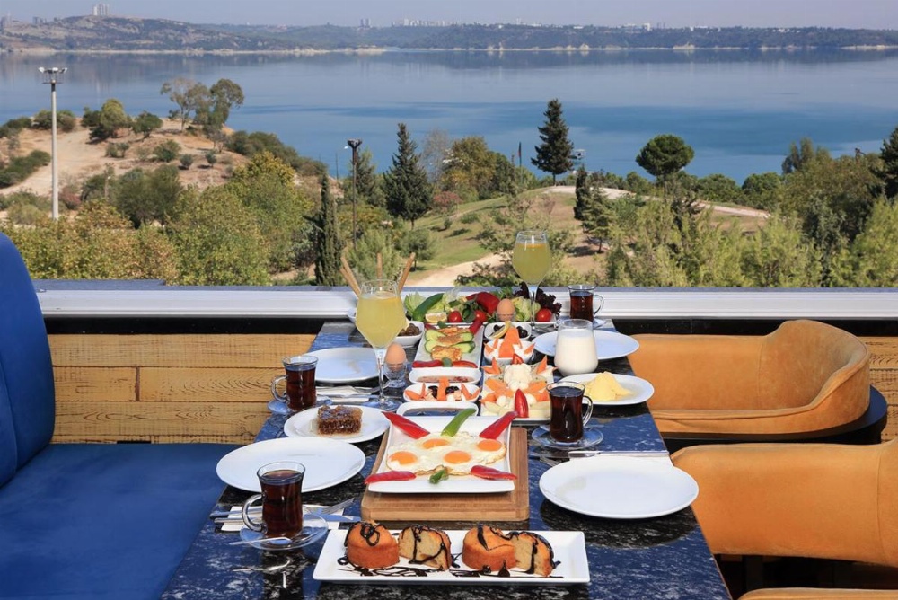 Golden Lake Hotel Image 25